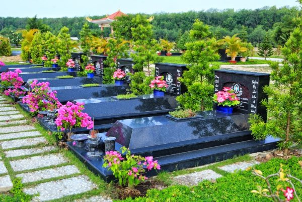 tình người trong mua bán đất nghĩa trang