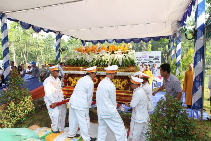 Thêm một số hình ảnh về tang lễ của NSƯT Giang Châu