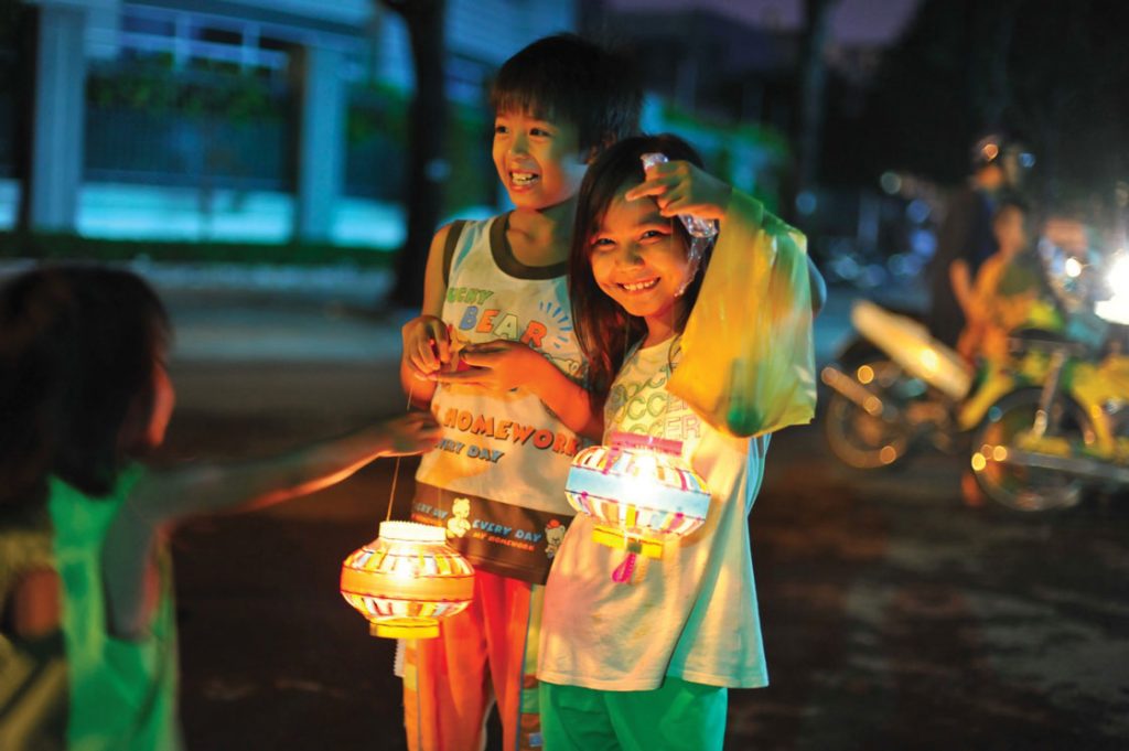 Rước đèn cũng là một nét văn hóa đẹp riêng của Tết Trung Thu
