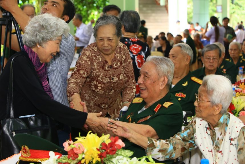 Nữ điệp viên Tám Thảo ở một sự kiện họp mặt do Hoa Viên nghĩa trang Bình Dương tổ chức
