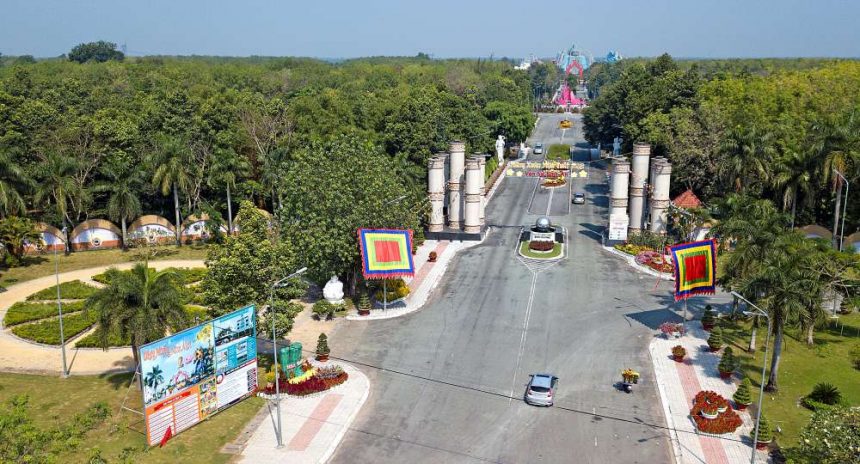 Vĩnh Hằng Môn, cánh cổng dẫn vào miền đất tâm linh của Hoa viên Nghĩa trang Bình Dương