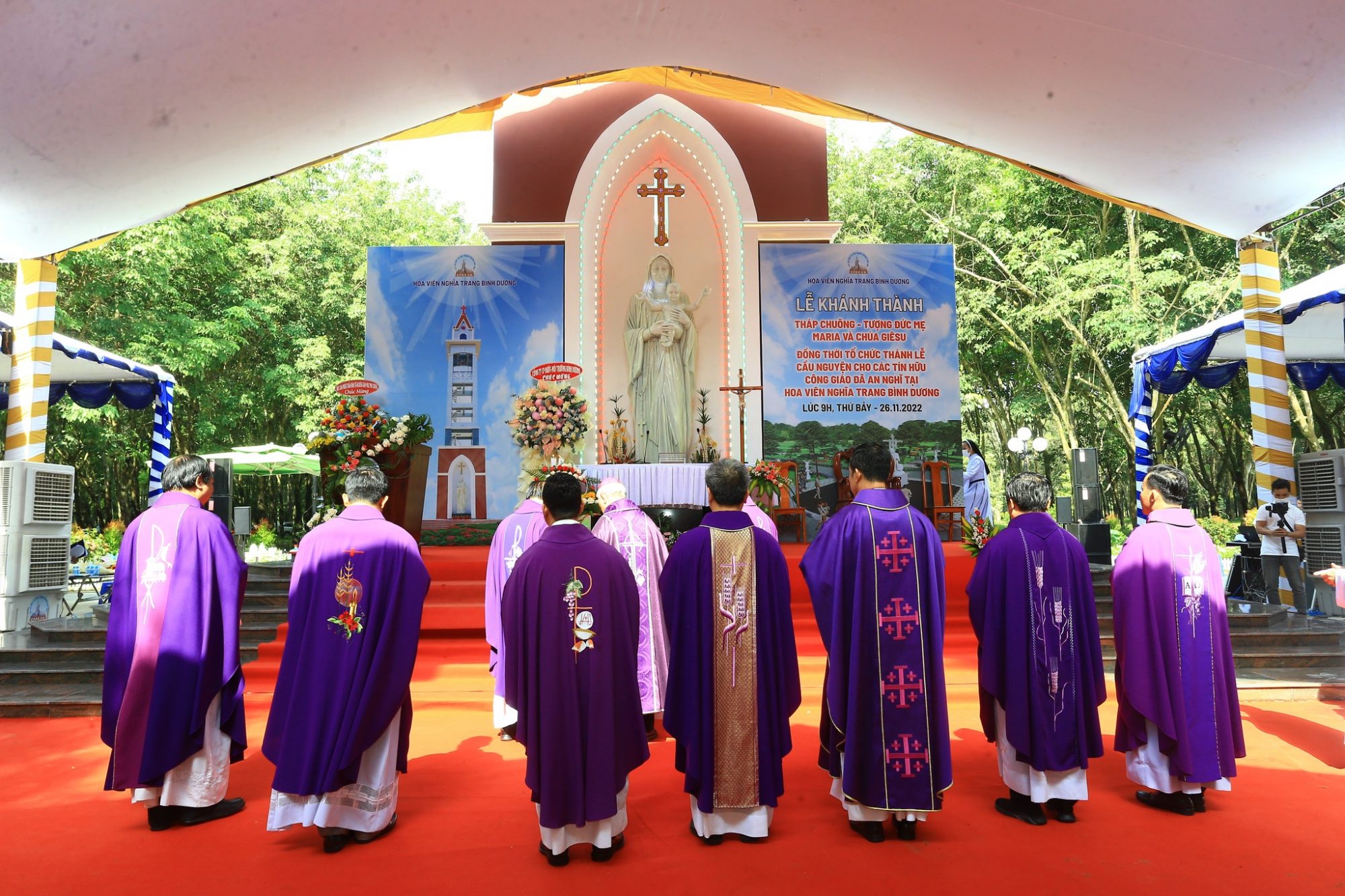 Lễ Cầu Nguyện Cho Các Tín Hữu Công Giáo Đã An Nghỉ Tại Hoa Viên Nghĩa Trang Bình Dương